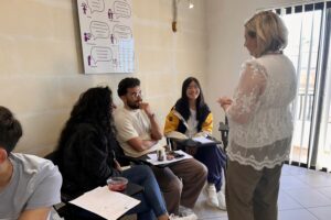 profesora de ingles y alumnos en gateway school of english en malta