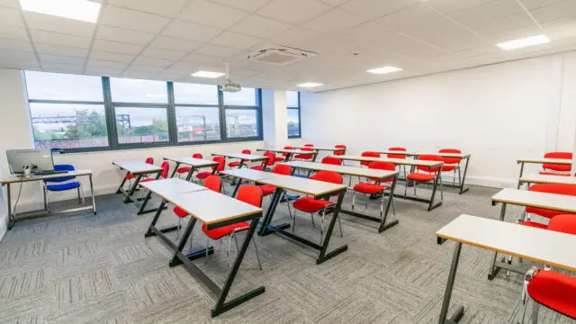 Campus Manchester english path gbs salon
