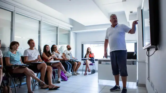 ace estudiar ingles en malta profesora alumnos