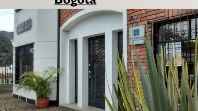 entrada escuela blanca bogota