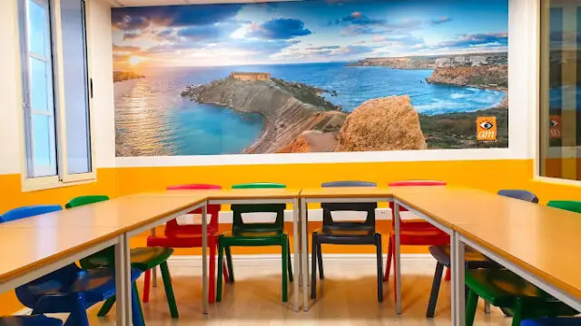 salon de clases cuadro mar